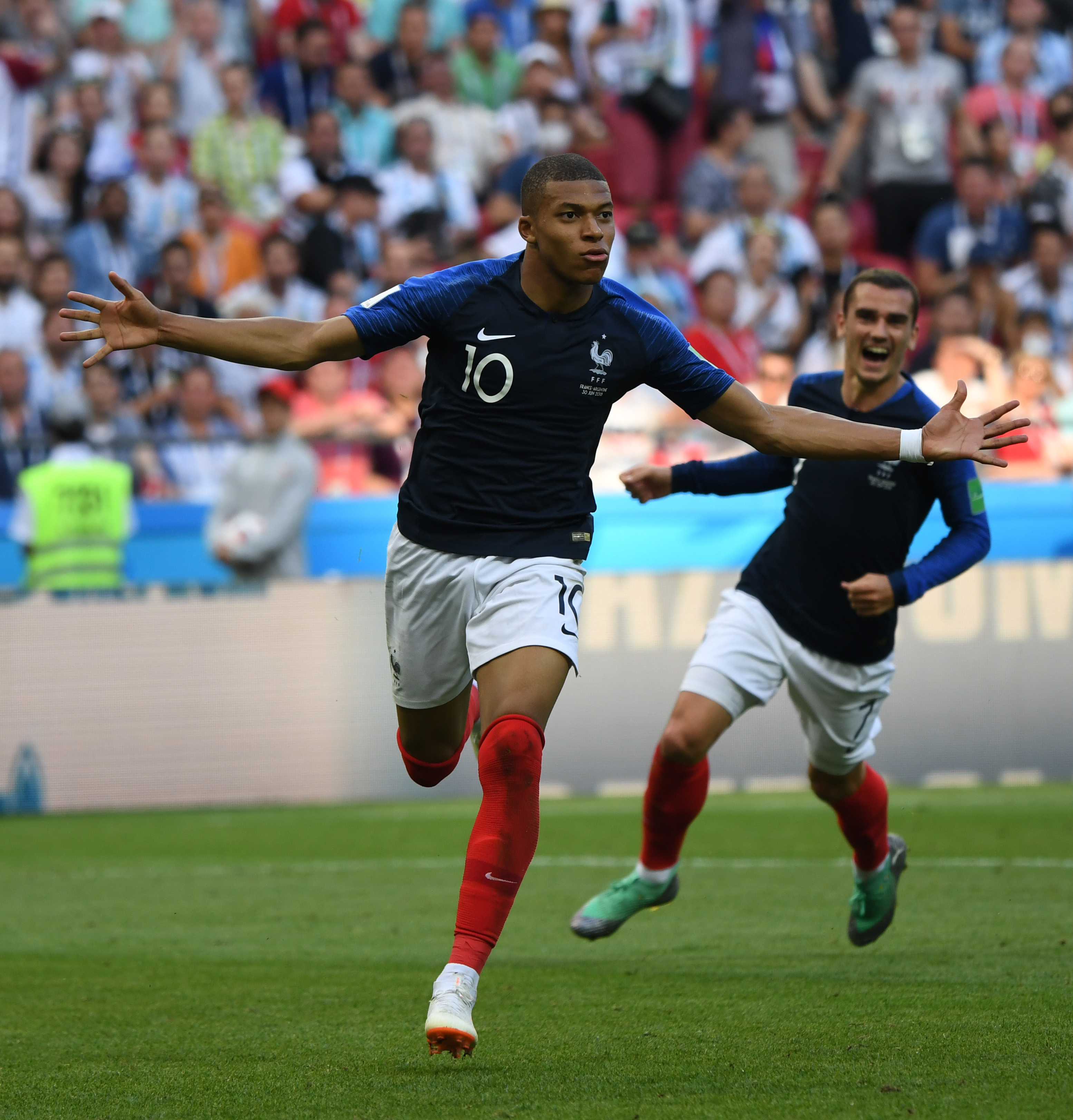 手却会不由 手却会不由